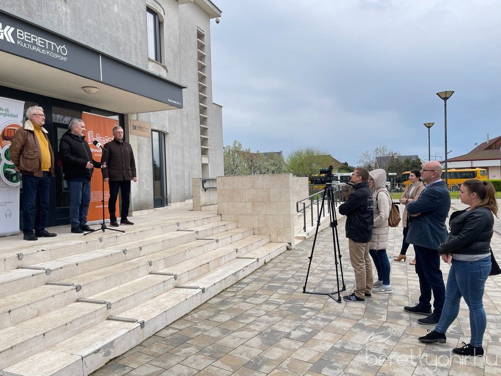 ne_elj_uveghazban 05